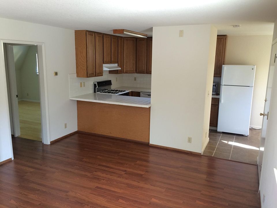 1st image of 570 Lytton Ave