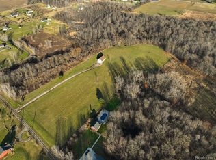 9377 Crofoot Rd, Fowlerville, MI 48836