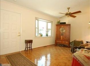 6512 Benson Ln, Pfafftown, NC 27040