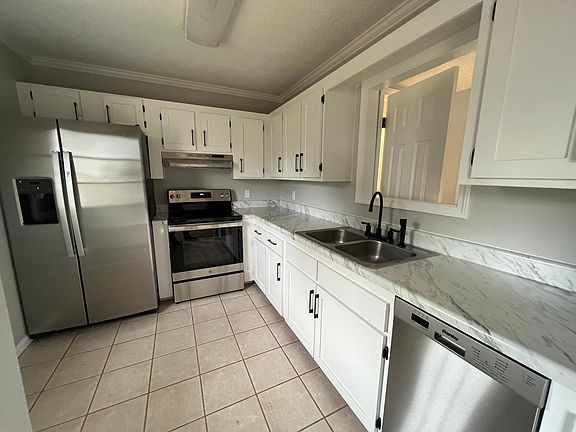 5th image of 3020 Davis Dr #20