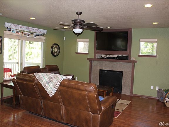 4th image of 22306 Blue Lake Ct SE