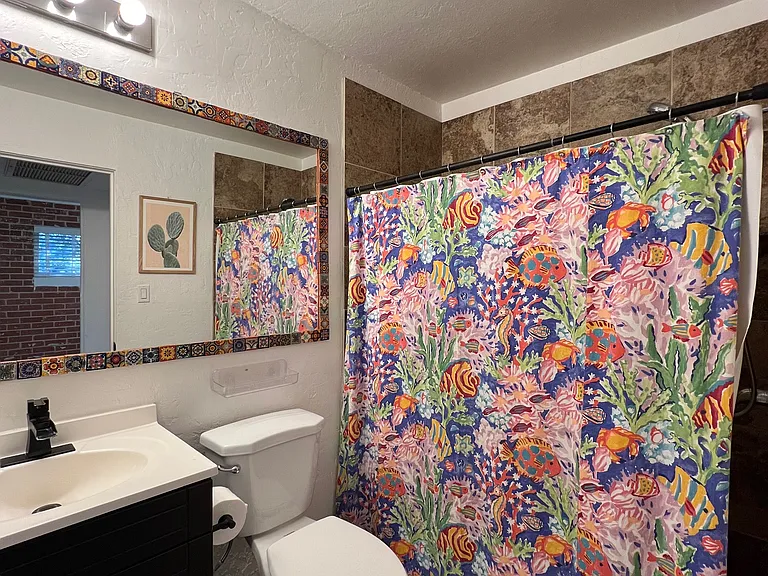 848 E Linden St — Photo 14