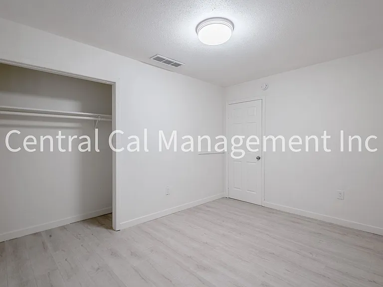 1313 E Planz Rd — Photo 6