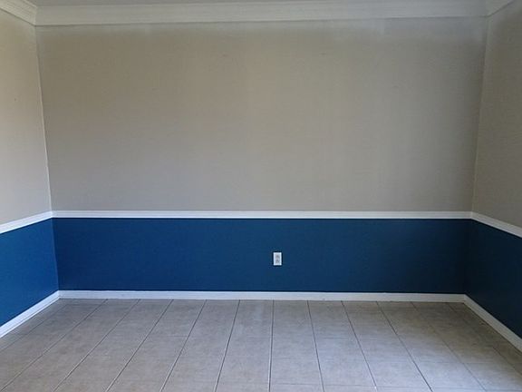 3rd image of 427 Parks Cir