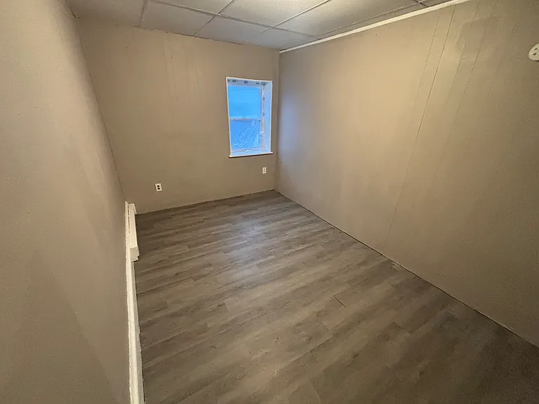 409 W Broad St #4 — Photo 11