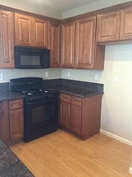 3rd image of 10145 Waterfield Dr