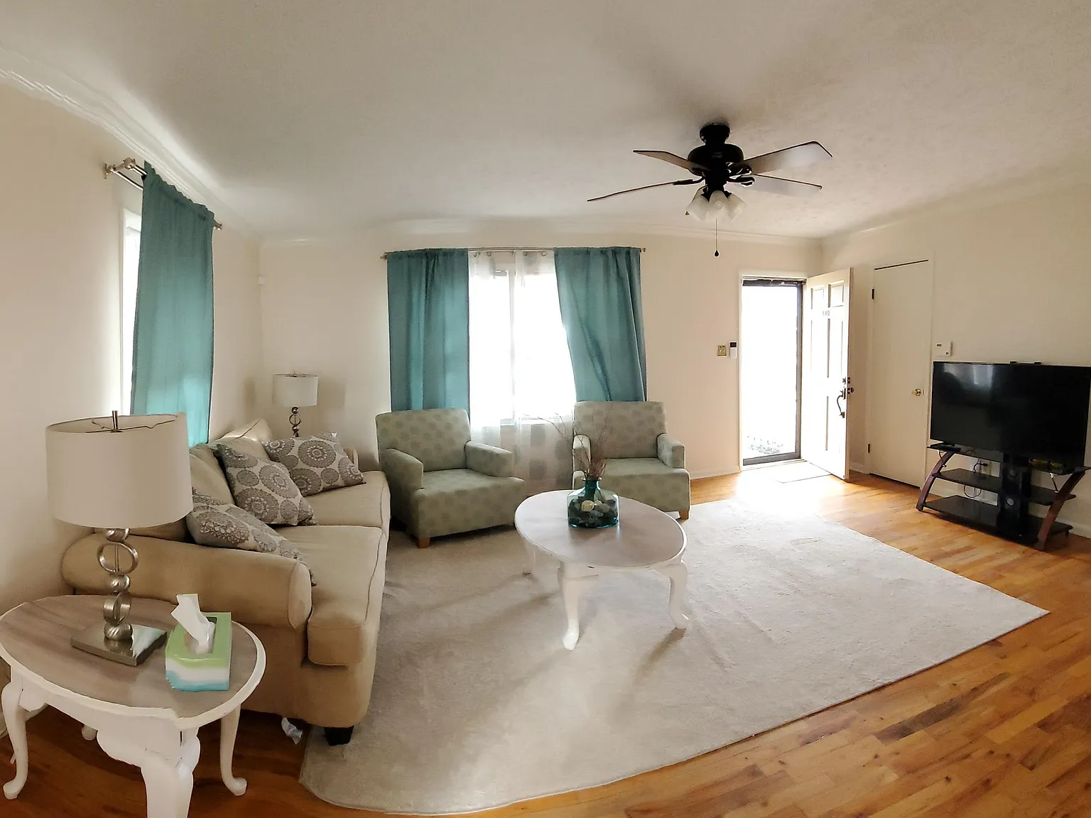 2 bed, 1800 sqft, $1,500 — Photo 2