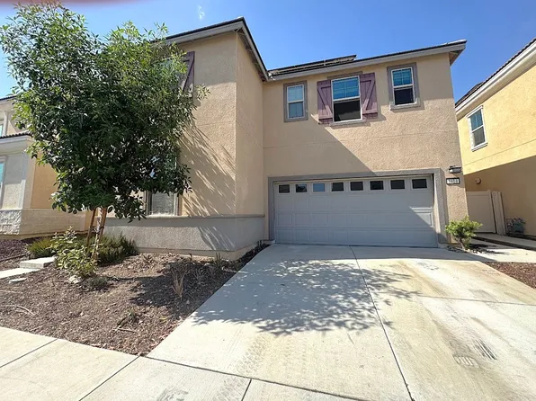 1014 W Buttercup Ln, Rialto, CA 92376