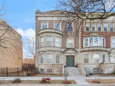 3816 S King Dr APT 2, Chicago, IL, 60653