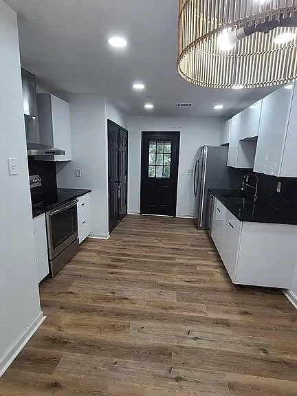 626 Jackson Park Ln — Photo 2