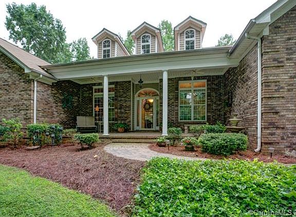 4th image of 634 Cottonfield Cir