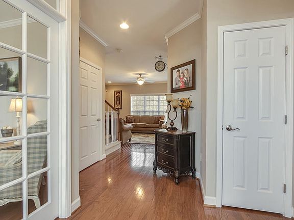 2nd image of 3335 Cliffbranch Ln