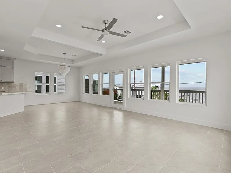 512 2nd — Photo 5