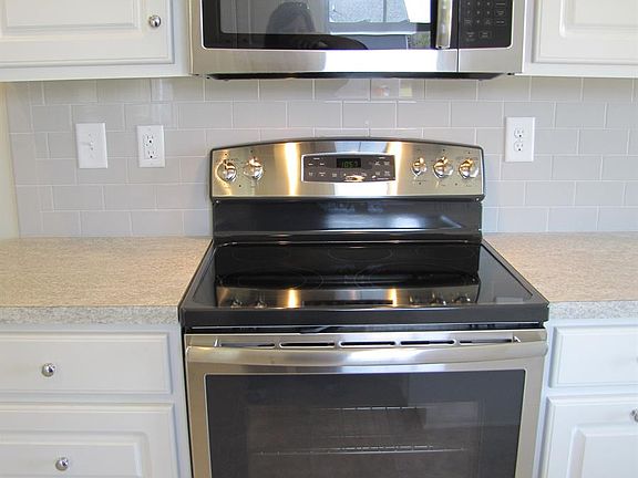 3rd image of 5116 Baywood Ct