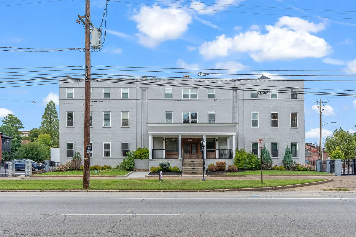 Building Photo - 1202 S 3rd St #303
