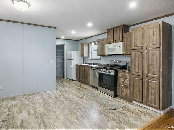 5th image of 669 Lafferty Dr