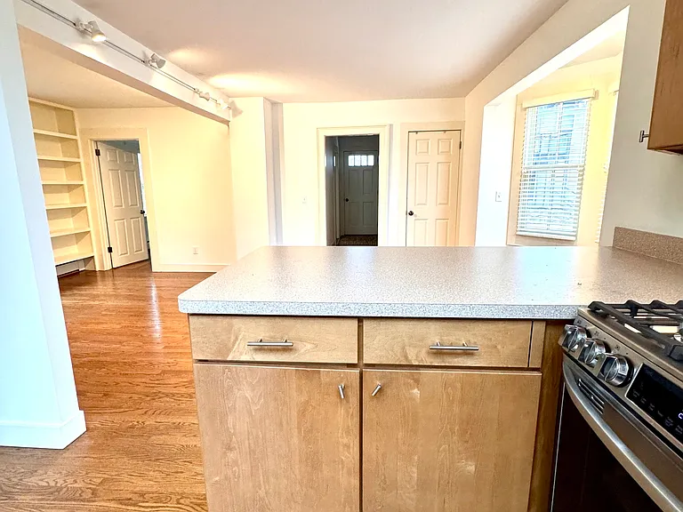21 Diving St — Photo 10