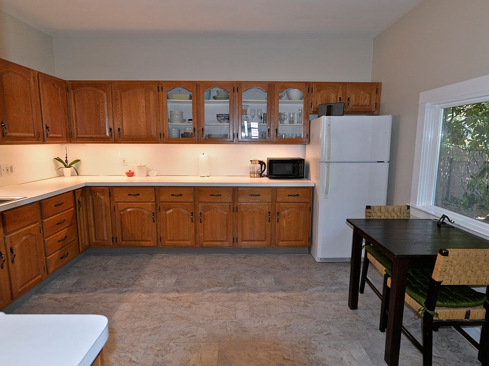 1st image of 42 Bassett St #1