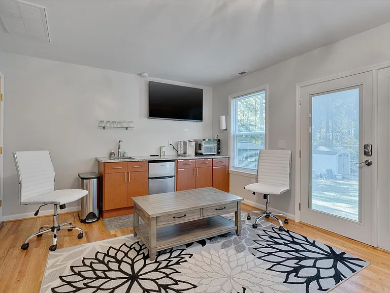 824 Warren Ave #A — Photo 8