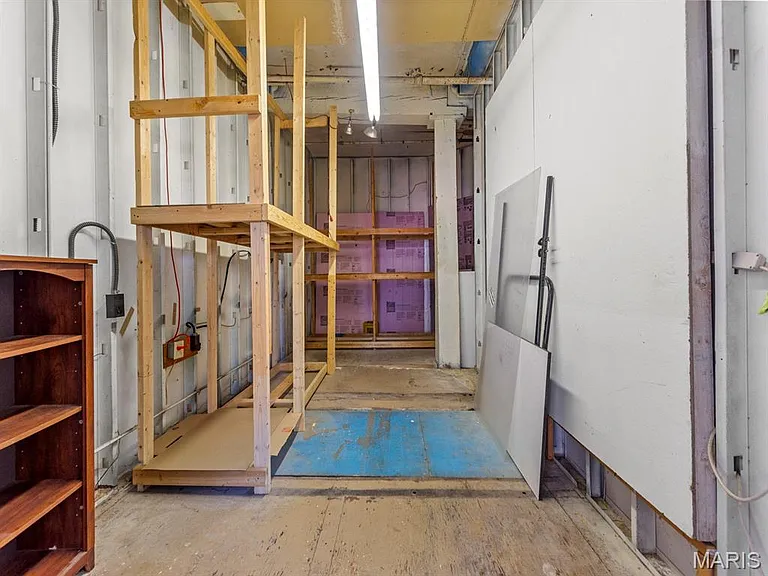 1007 Russell Blvd — Photo 23