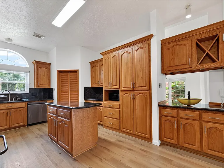 7403 Oak Walk Dr — Photo 14