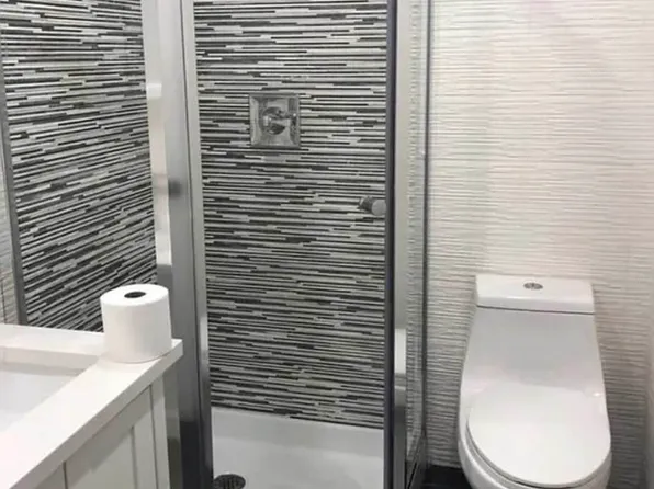 118 Avenue C image 2 of 9