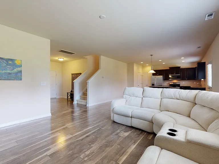 8032 Remington Heights Dr — Photo 12