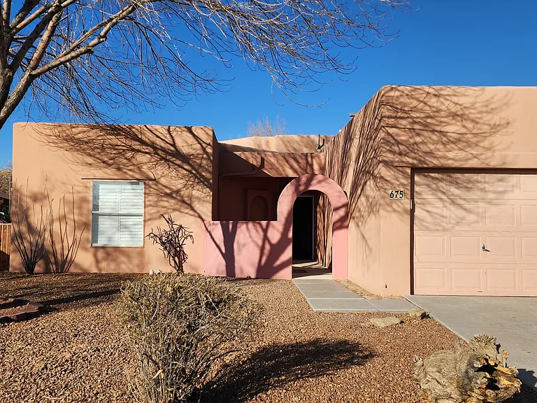 675 Cedardale Loop — Photo 1