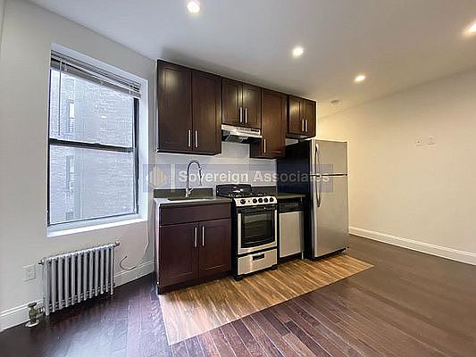 4th image of 3139 Broadway #41