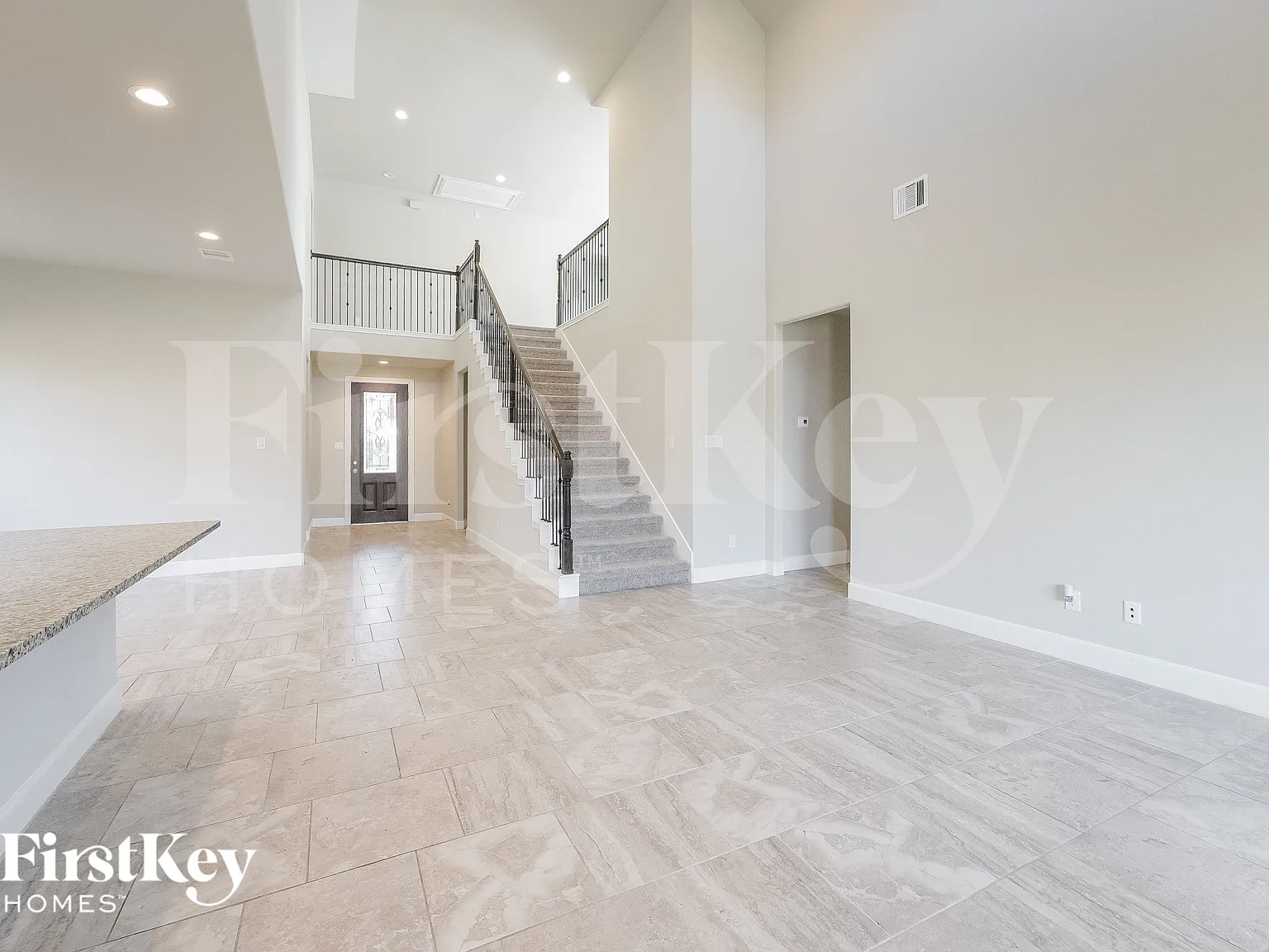 5 bed, 3.0 bath, 2931 sqft, $3,040 — Photo 2