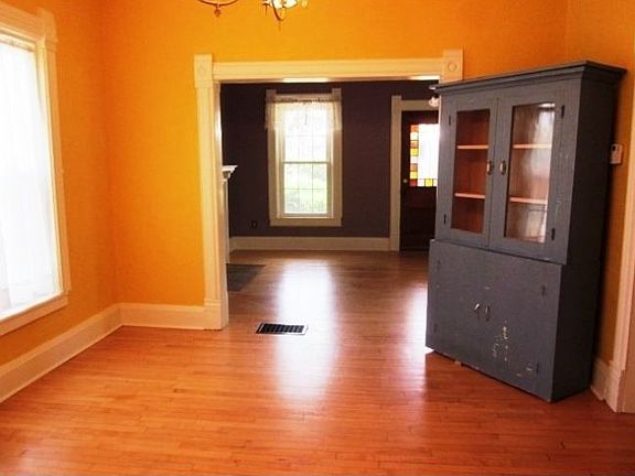 5th image of 243 E Park Ave