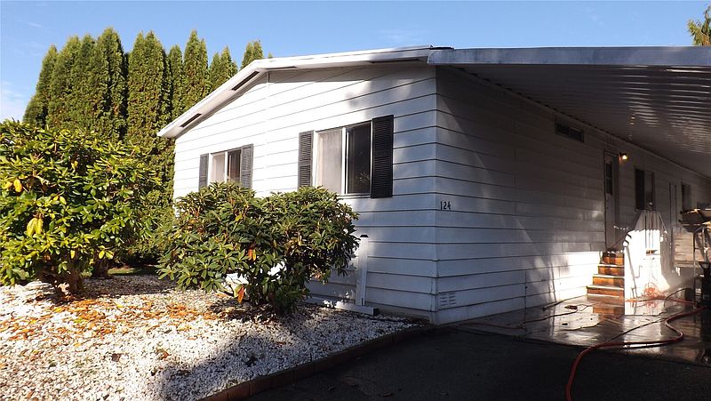 2nd image of 2000 192nd St SE Street SE #124