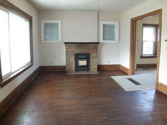 2nd image of 514 Jameson St