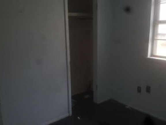 4th image of 4906 SW H Ave