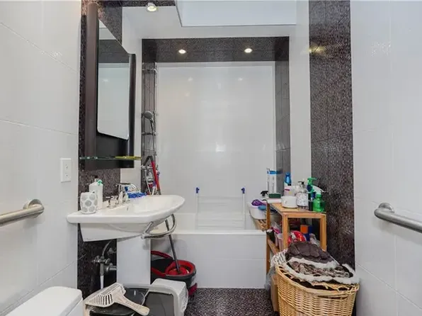 135 Oceana Drive East image 17 of 18