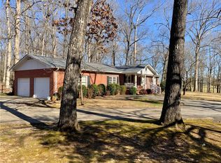 621 Dairy Farm Rd, Fair Play, SC 29643