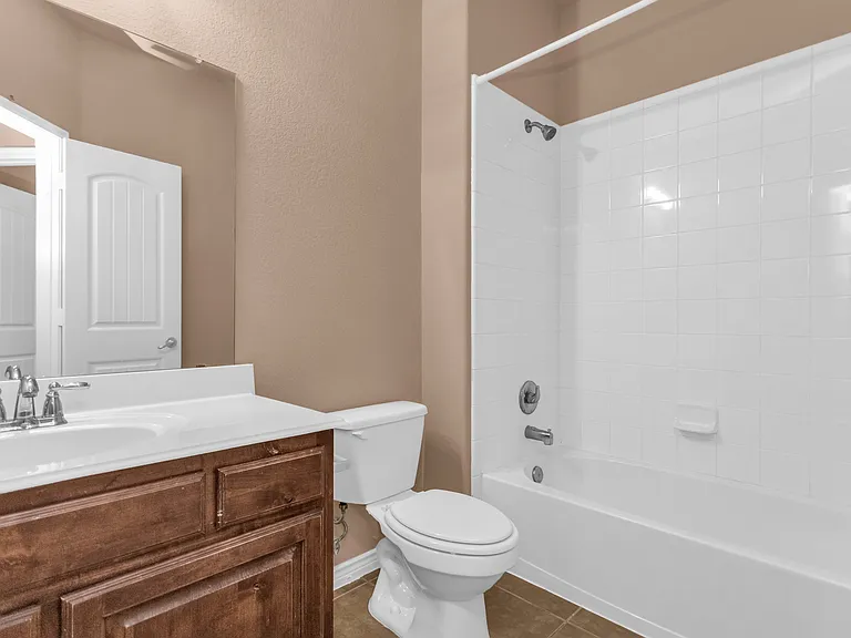 4924 Stray Creek Ln — Photo 23