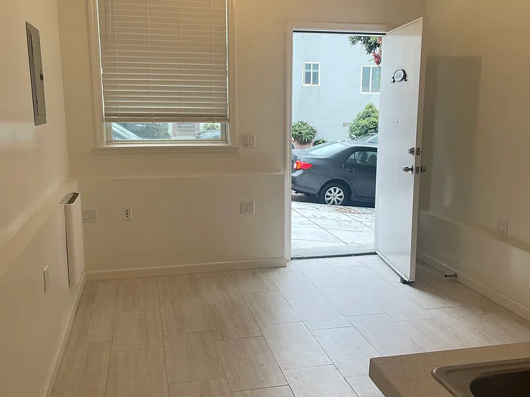 4640 Balboa St — Photo 5