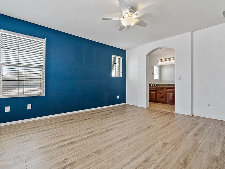 38-web-or-mls-Done Interior 2-5_08052024