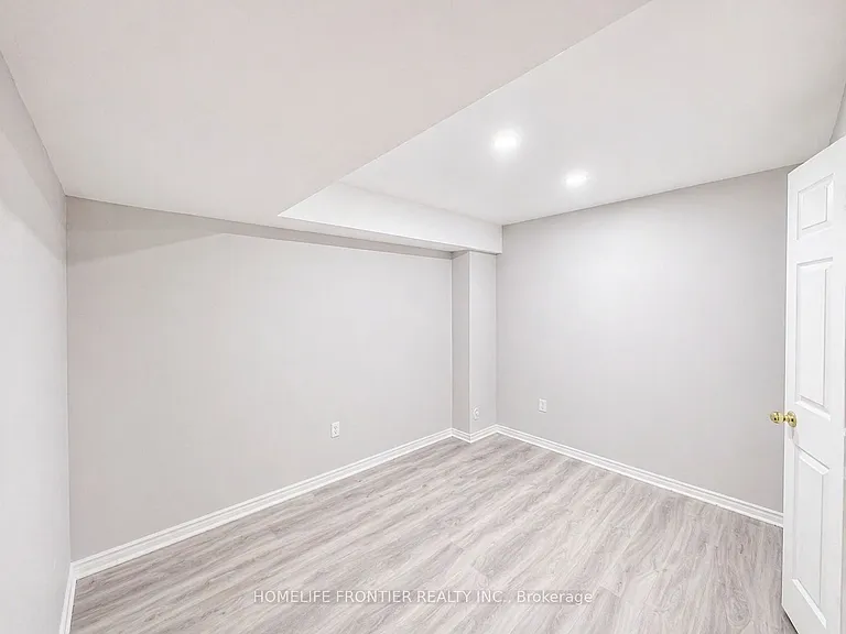 62 Clydesdale Cir #LOWER — Photo 8