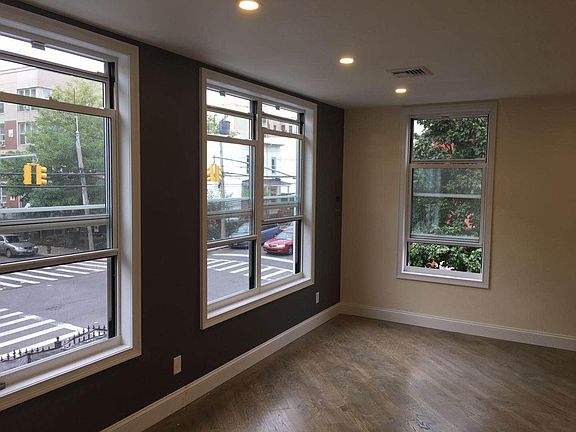 2nd image of 738 Elton Ave #1