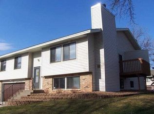 922 94th Ave NE, Blaine, MN 55434