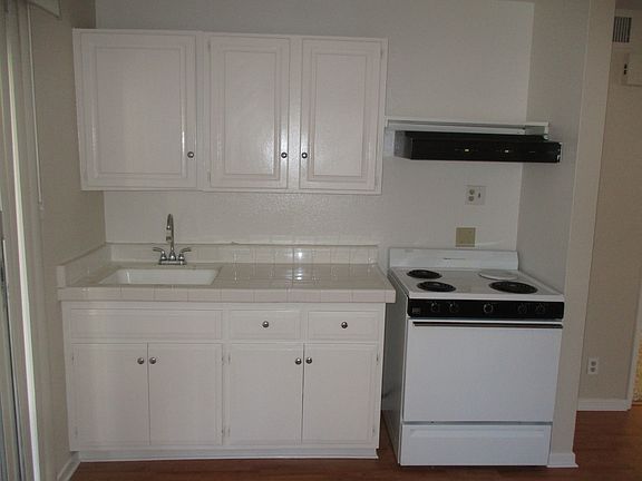 5th image of 134-136 Ximeno Ave #136A