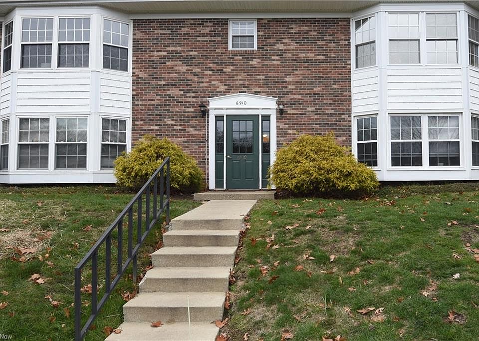 1st image of 6910 Carriage Hill Dr APT 103