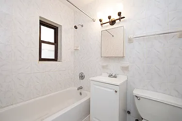 Rented by R New York