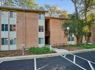5813 Oakwood Dr APT D, Lisle, IL 60532