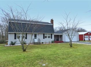 26 Peterson Rd, Pomfret Center, CT 06259