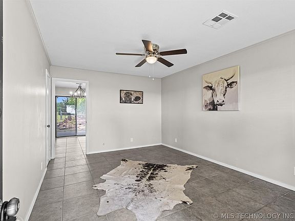 5th image of 396500 W 800th Rd