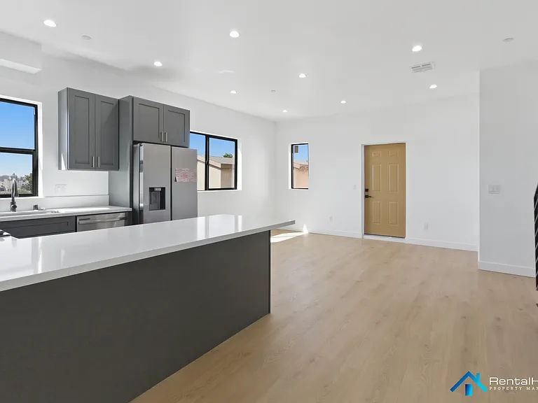 326 1/2 N La Fayette Park Pl — Photo 2