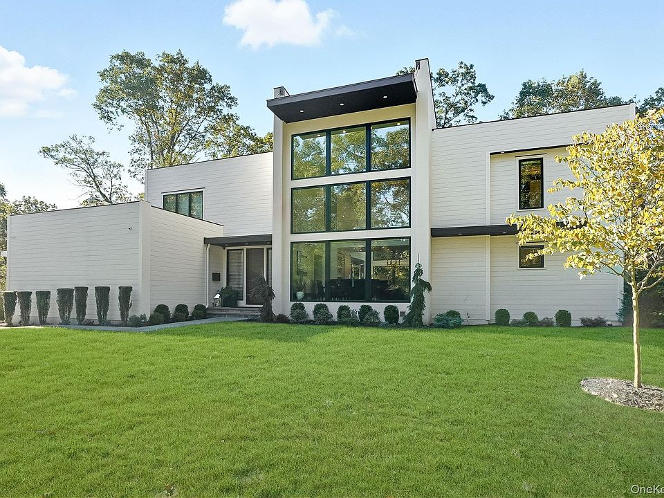 1st image of 9 Kirby Lane N